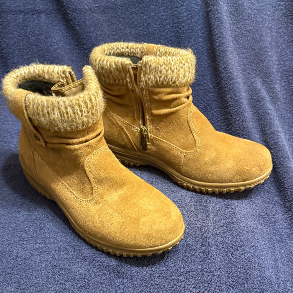 Khombu Tan Winter Boots with Fur Trim